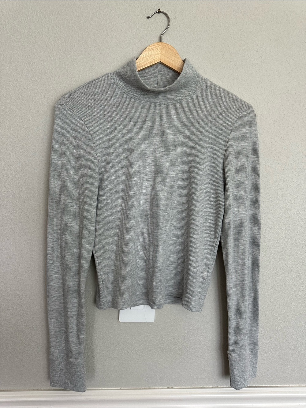 American Eagle Outfitters Gray Ribbed Mock Neck Top